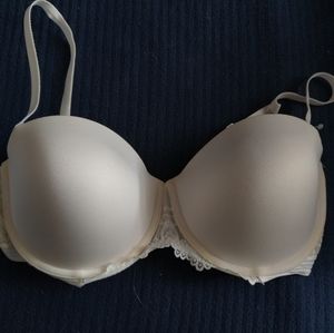 Maidenform 40D White Underwire Bra